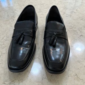 NWOB Johnston & Murphy men’s black tassel slip on dress shoes, size 11.5